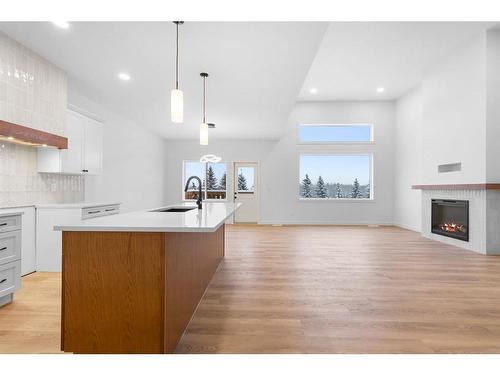 12001 77 Avenue, Grande Prairie, AB - Indoor Photo Showing Kitchen With Upgraded Kitchen