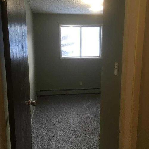 304-7802 99 Street, Peace River, AB - Indoor Photo Showing Other Room