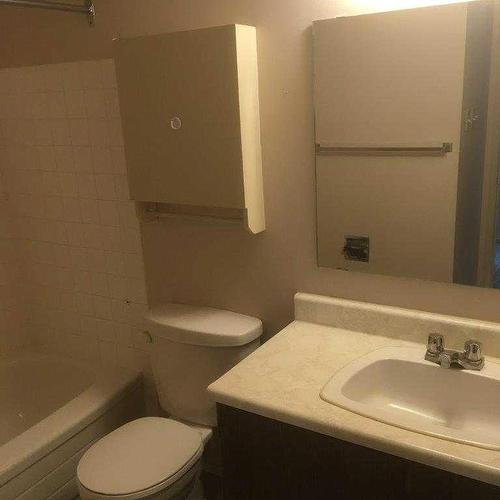 304-7802 99 Street, Peace River, AB - Indoor Photo Showing Bathroom