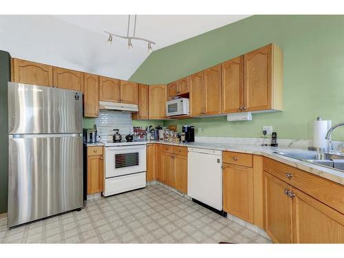 12413 Crystal Lake Drive, Grande Prairie, AB - Indoor Photo Showing Kitchen
