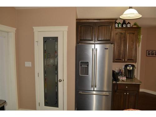 9122 130 Avenue, Peace River, AB - Indoor Photo Showing Kitchen