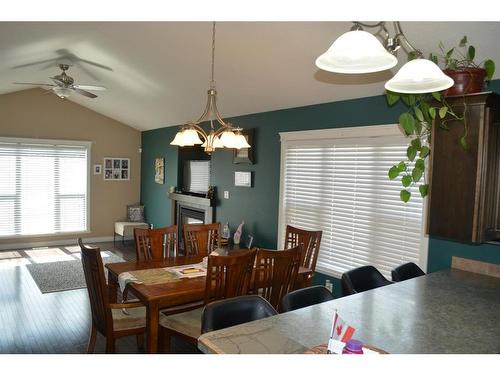 9122 130 Avenue, Peace River, AB - Indoor Photo Showing Dining Room