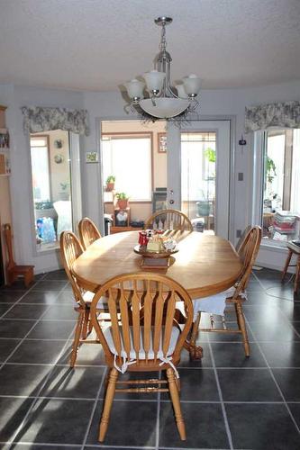 725 7Th Avenue Nw, Manning, AB - Indoor Photo Showing Dining Room