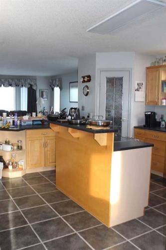 725 7Th Avenue Nw, Manning, AB - Indoor Photo Showing Kitchen
