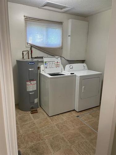 9309 104 Avenue, Grande Prairie, AB - Indoor Photo Showing Laundry Room