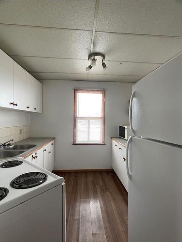 1-6-5109 50Th Street, High Prairie, AB - Indoor Photo Showing Laundry Room