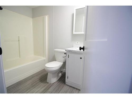40 Deerglen Trailer Park, High Level, AB - Indoor Photo Showing Bathroom