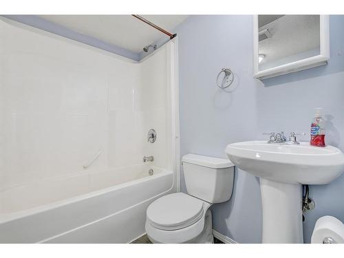 10123 98A Street, Sexsmith, AB - Indoor Photo Showing Bathroom