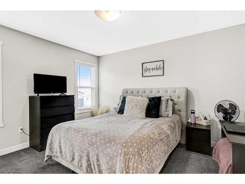 9718 113 Avenue, Clairmont, AB - Indoor Photo Showing Bedroom