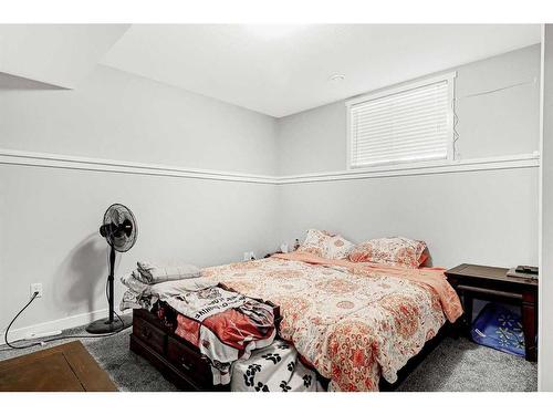 9718 113 Avenue, Clairmont, AB - Indoor Photo Showing Bedroom
