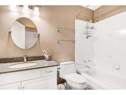 11724 89A Street, Grande Prairie, AB - Indoor Photo Showing Bathroom