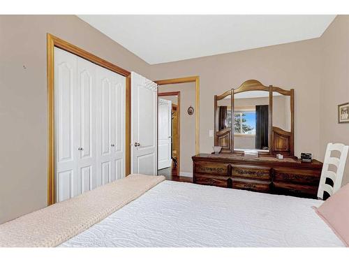 11724 89A Street, Grande Prairie, AB - Indoor Photo Showing Bedroom