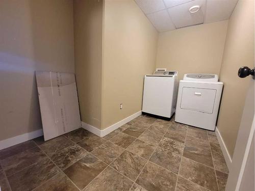 11542 76 Avenue, Grande Prairie, AB - Indoor Photo Showing Laundry Room