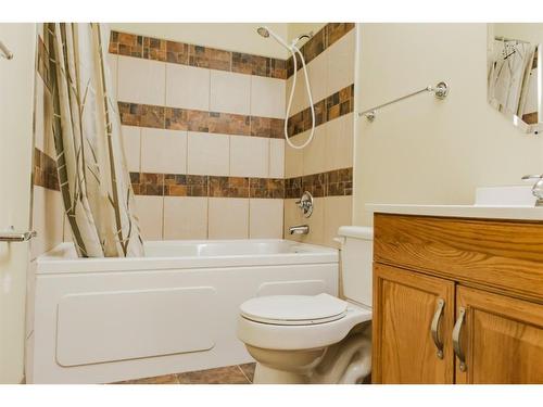 42 Pinnacle Street, Grande Prairie, AB - Indoor Photo Showing Bathroom