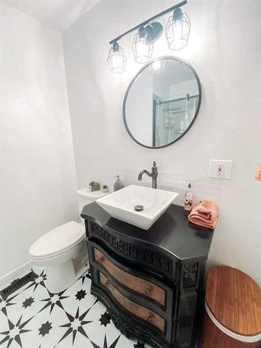 14 Sunset Drive, Spirit River, AB - Indoor Photo Showing Bathroom
