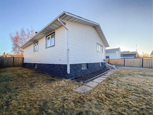 14 Sunset Drive, Spirit River, AB - Outdoor With Exterior