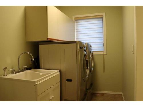 10722 91 Street, Peace River, AB - Indoor Photo Showing Laundry Room
