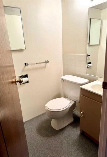 111 5Th Avenue S.W., Falher, AB - Indoor Photo Showing Bathroom