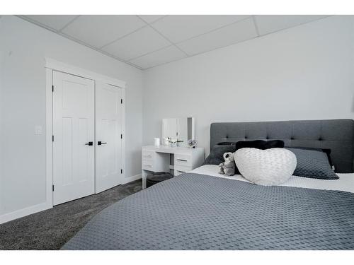 5-715034 73 Range, Rural Grande Prairie No. 1, County Of, AB - Indoor Photo Showing Bedroom