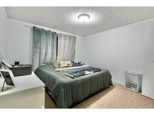 10602 91 Street, Peace River, AB - Indoor Photo Showing Bedroom