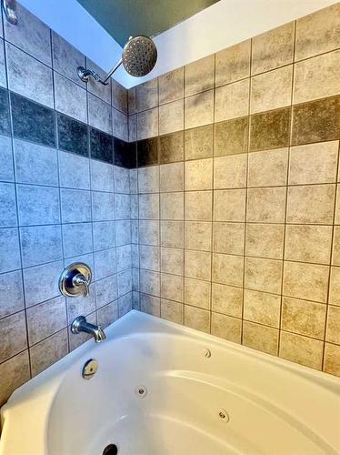 10602 91 Street, Peace River, AB - Indoor Photo Showing Bathroom