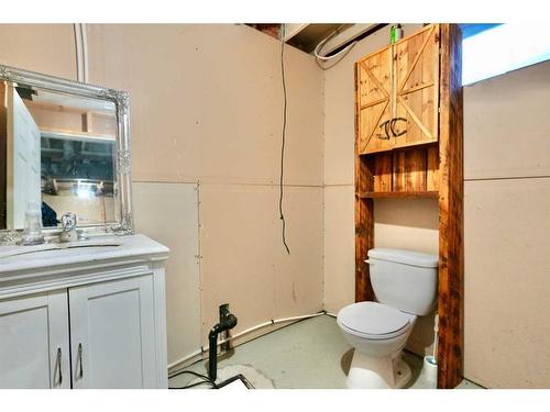 10602 91 Street, Peace River, AB - Indoor Photo Showing Bathroom