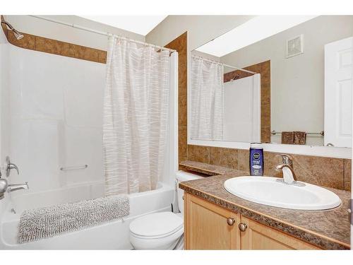 8902 69 Avenue, Grande Prairie, AB - Indoor Photo Showing Bathroom