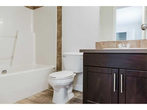 11207 98 Street, Clairmont, AB - Indoor Photo Showing Bathroom