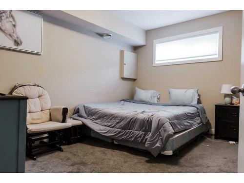11207 98 Street, Clairmont, AB - Indoor Photo Showing Bedroom