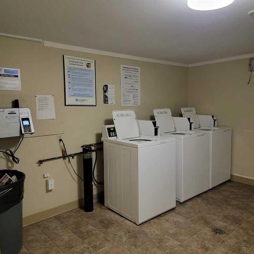 205-7802 99 Street, Peace River, AB - Indoor Photo Showing Laundry Room