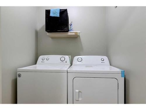 9222 & 9224 94A Avenue, Grande Prairie, AB - Indoor Photo Showing Laundry Room