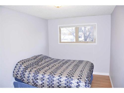 5409 47 Avenue, Grimshaw, AB - Indoor Photo Showing Bedroom