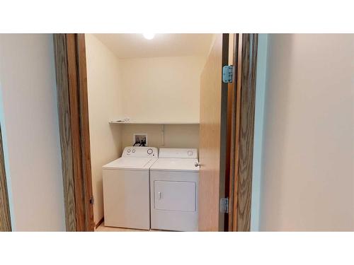 108-12025 Royal Oaks Drive, Grande Prairie, AB - Indoor Photo Showing Laundry Room