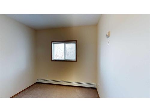 108-12025 Royal Oaks Drive, Grande Prairie, AB - Indoor Photo Showing Other Room