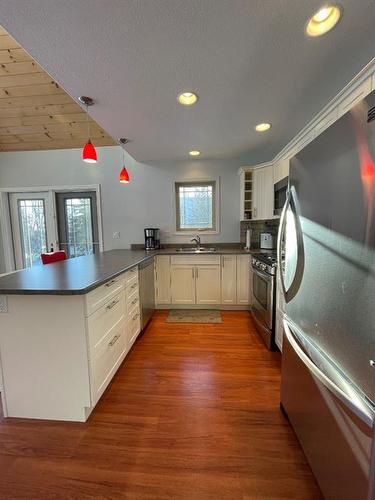 57-13415 Township Road 752A, Rural Big Lakes County, AB - Indoor Photo Showing Kitchen