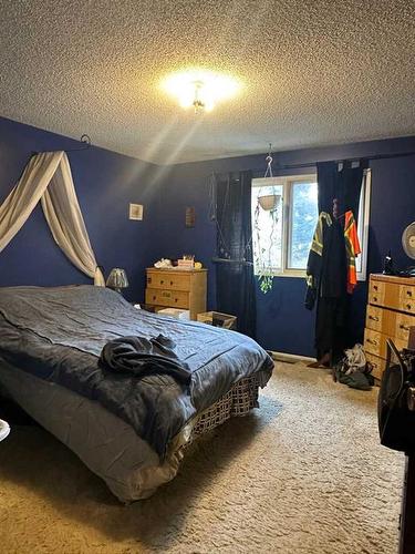 4933 59 Avenue, High Prairie, AB - Indoor Photo Showing Bedroom