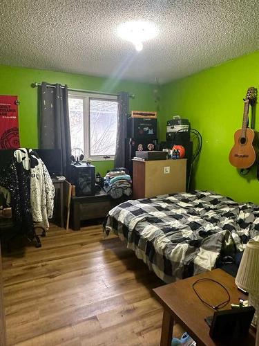 4933 59 Avenue, High Prairie, AB - Indoor Photo Showing Bedroom