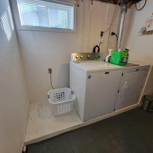 4910 53 Street, Grimshaw, AB - Indoor Photo Showing Laundry Room