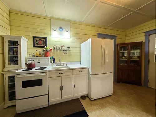 850070 743 Highway, Rural Northern Lights, County Of, AB - Indoor Photo Showing Kitchen