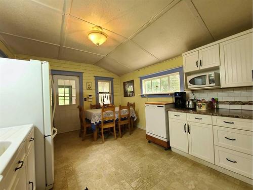 850070 743 Highway, Rural Northern Lights, County Of, AB - Indoor Photo Showing Kitchen