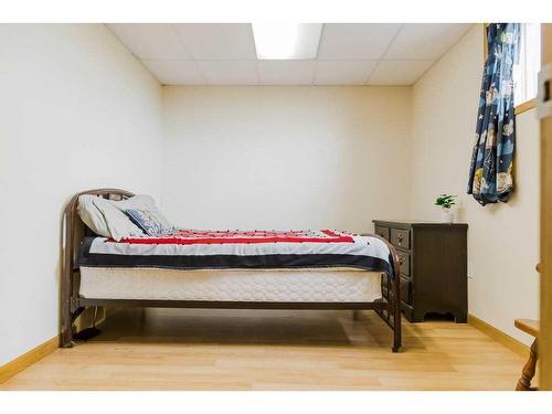 740063 Rge Rd 44, Rural Grande Prairie No. 1, County Of, AB - Indoor Photo Showing Bedroom