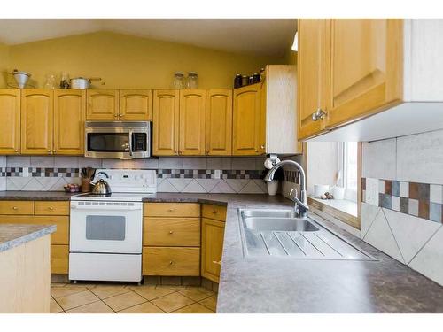 740063 Rge Rd 44, Rural Grande Prairie No. 1, County Of, AB - Indoor Photo Showing Kitchen With Double Sink