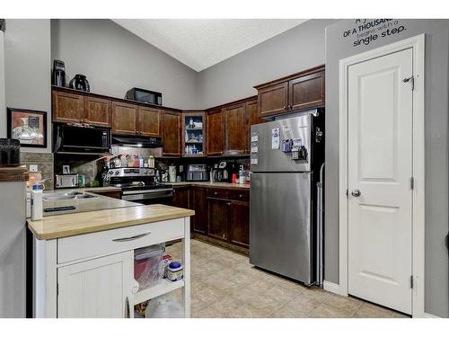 9073 131 Avenue, Grande Prairie, AB - Indoor Photo Showing Kitchen