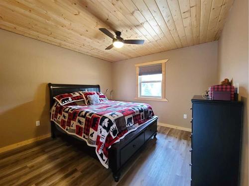 31-13414 Township Road 752A, Rural Big Lakes County, AB - Indoor Photo Showing Bedroom