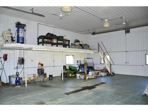 11201 67 Street, Peace River, AB - Indoor Photo Showing Garage