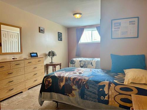 4702 50 Avenue, Rural Smoky River No. 130, M.D. Of, AB - Indoor Photo Showing Bedroom