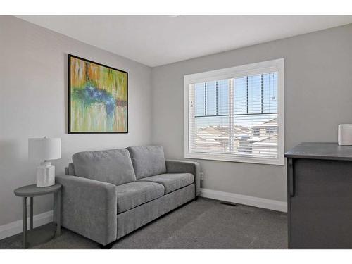 8645 121 Avenue, Grande Prairie, AB - Indoor Photo Showing Living Room