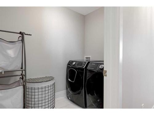 8645 121 Avenue, Grande Prairie, AB - Indoor Photo Showing Laundry Room
