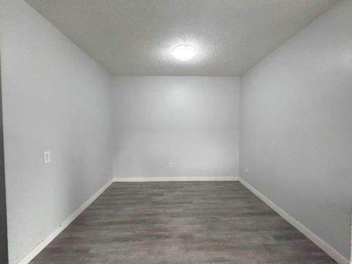 9506 76 Avenue, Grande Prairie, AB - Indoor Photo Showing Other Room