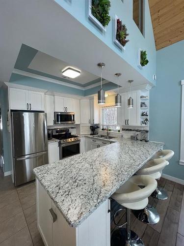 4 2Nd Avenue Se, Joussard, AB - Indoor Photo Showing Kitchen With Double Sink With Upgraded Kitchen